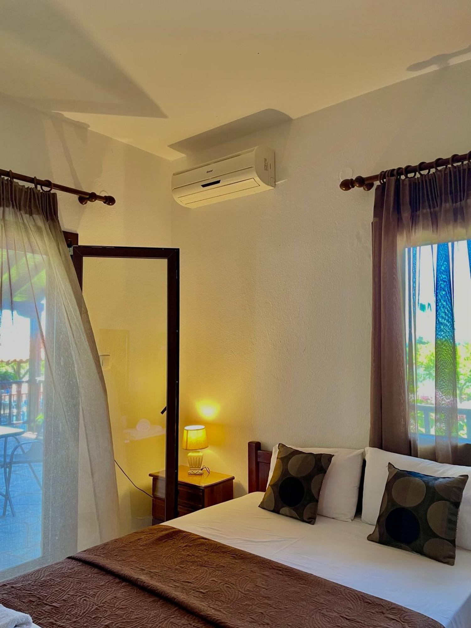 Anna Dani Apartments Vourvourou Buitenkant foto