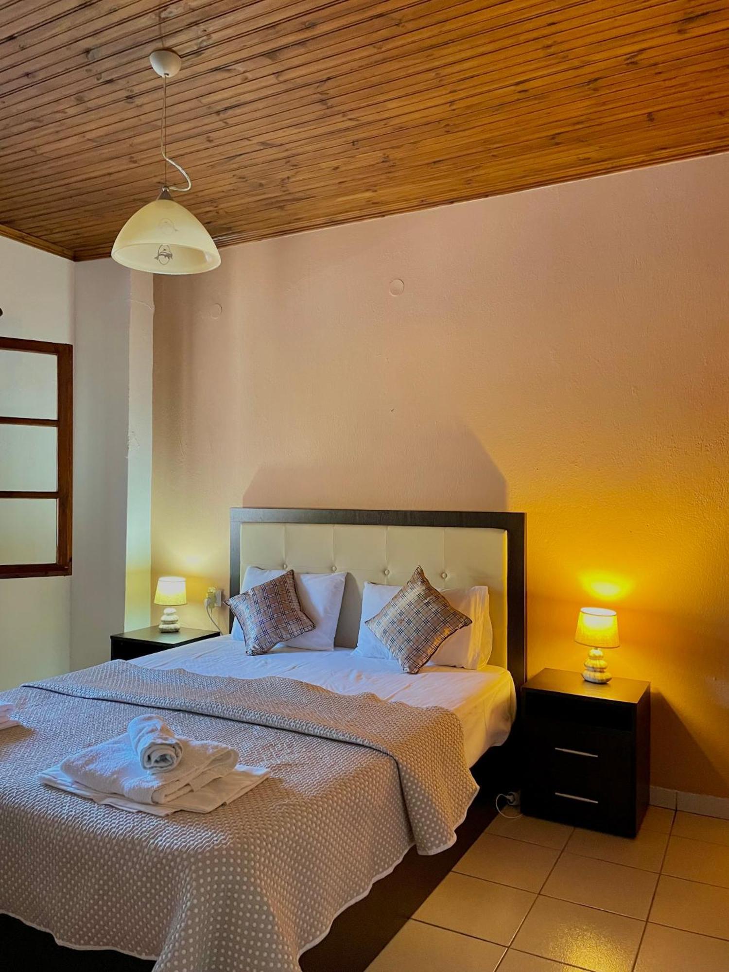 Anna Dani Apartments Vourvourou Buitenkant foto